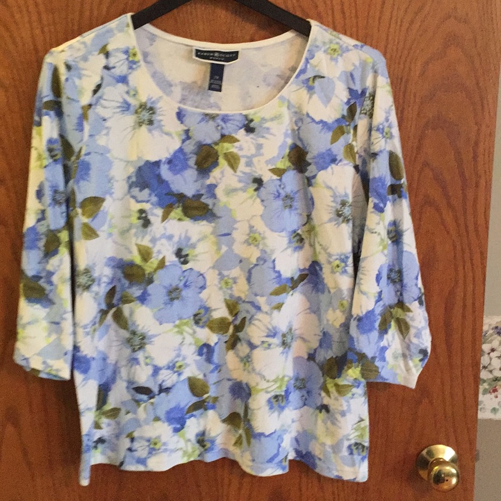 Tee top